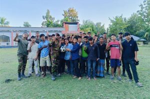 পাহাড়ি শিক্ষার্থীদের জন্য নিরাপদ সিঁড়ি নির্মাণ: মানবিক উদ্যোগে উদাহরণ সৃষ্টি করল সেনাবাহিনী