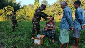 লক্ষীছড়ির দুর্গম তনুরাম পাড়ায় সেনাবাহিনীর বিনামূল্যে চিকিৎসা সেবা ও শিক্ষা উপকরণ বিতরণ