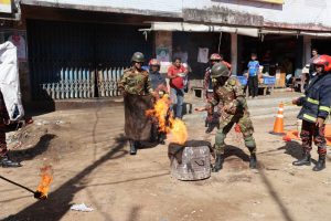 আলীকদম বাজারে অগ্নিনির্বাপণ মহড়া: সেনাবাহিনীর তত্ত্বাবধানে বাড়ল জননিরাপত্তা সচেতনতা