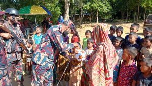 রামগড়ের দুর্গম পাহাড়ে বিজিবির মানবিকতার অনন্য দৃষ্টান্ত: বিনামূল্যে চিকিৎসা সেবা ও শীতবস্ত্র বিতরণ