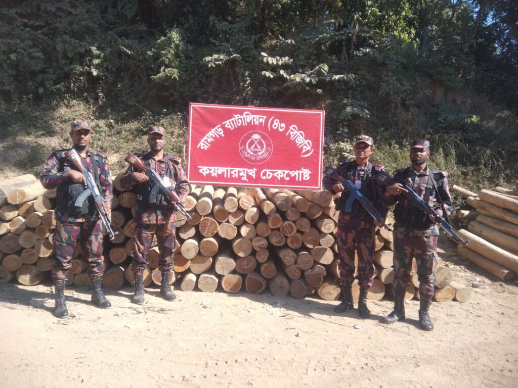 কয়লারমুখ চেকপোস্টে বিজিবির তল্লাশি: মালিকবিহীন ৪৪৬ ঘনফুট অবৈধ কাঠ আটক