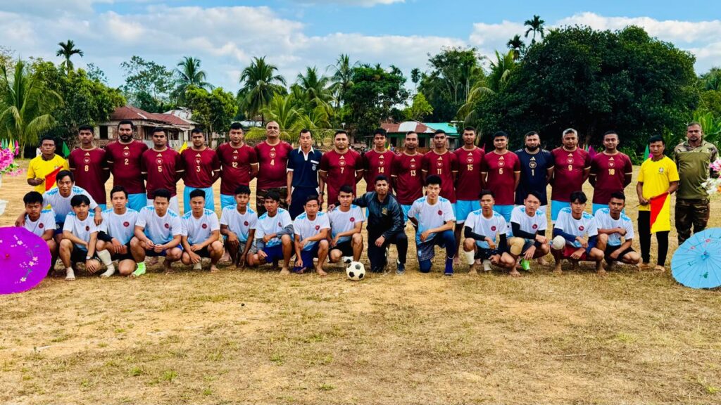 বড়দিনকে ঘিরে সুংসুংপাড়ায় সেনাবাহিনী–পাড়াবাসীর প্রীতি ফুটবল ম্যাচ ও মতবিনিময় সভা