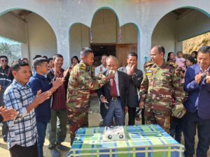 কেওক্রাডং টিওবির দাজিলিং পাড়ায় খ্রিস্টানদের সঙ্গে বড়দিন উদযাপন করল সেনাবাহিনী