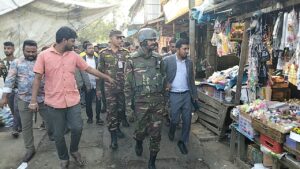 অনিয়মে নাজেহাল আলীকদম বাজারে শৃঙ্খলার হস্তক্ষেপ: সেনাবাহিনী ও প্রশাসনের যৌথ মনিটরিং অভিযান