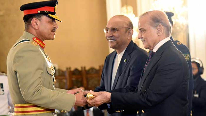 পাকিস্তানে বেসামরিক প্রশাসন ও সামরিক বাহিনী মিলে যৌথ সরকার গঠনের প্রস্তাব