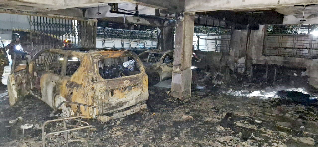 বান্দরবানে সাবেক পার্বত্যমন্ত্রীর বাসভবনে অগ্নিসংযোগ, সুপারের কার্যালয় ঘেরাও