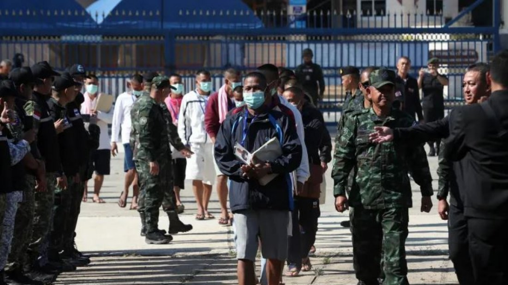 সীমান্ত সংঘাতে জুলাই থেকে আটক ১৮ কম্বোডিয়ান সেনাকে মুক্তি দিলো থাইল্যান্ড