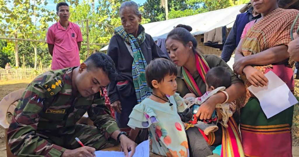 দীঘিনালার দুর্গম পাহাড়ে সেনাবাহিনীর চিকিৎসা ক্যাম্প, ৫ শতাধিক ক্ষুদ্র নৃ-গোষ্ঠীর মানুষ পেল স্বাস্থ্যসেবা