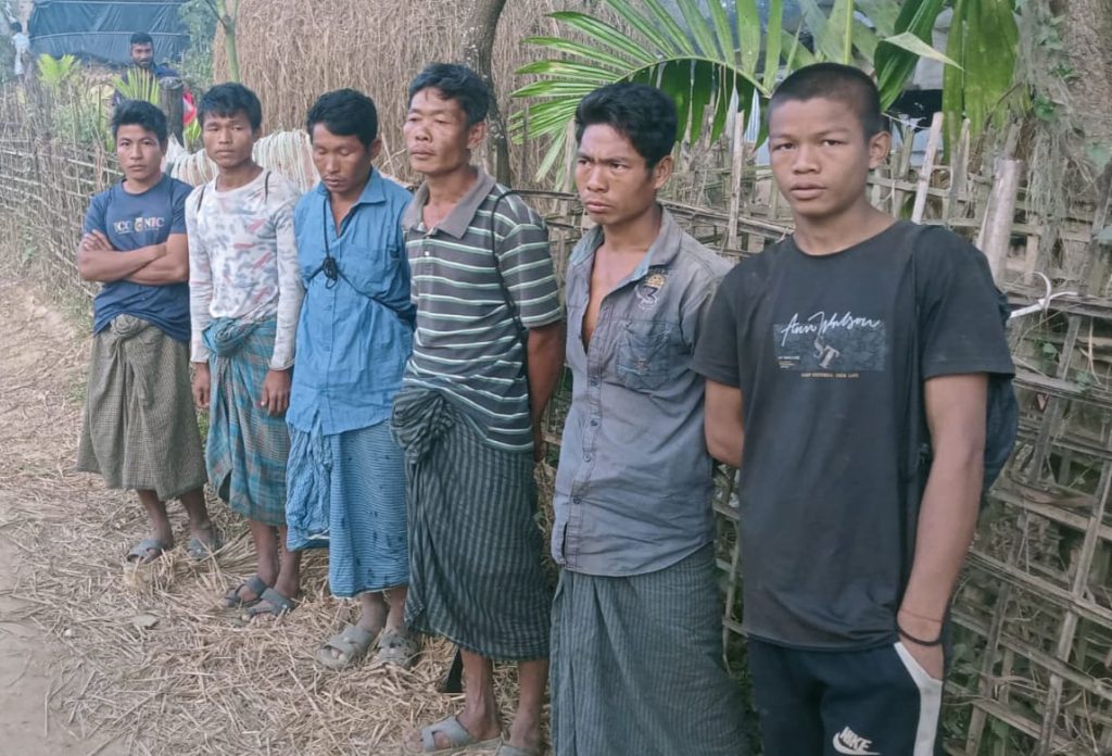 বাংলাদেশে অবৈধ অনুপ্রবেশের সময় বাইশফাঁড়ি সীমান্তে ৬ মিয়ানমার নাগরিক আটক