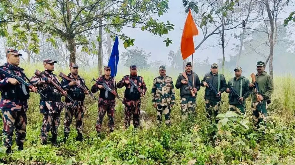 সীমান্তে কাঁটাতারের বেড়া দেওয়ার চেষ্টা বিএসএফের, বিজিবির বাধা