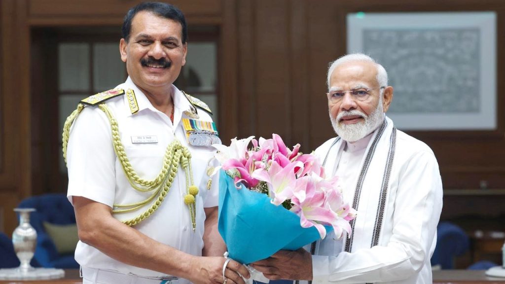 বাংলাদেশ বিষয়ে নির্বাচন পর্যন্ত অপেক্ষা করতে হবে: ভারতীয় নৌবাহিনী প্রধান