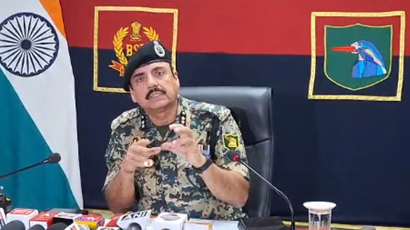 অবৈধ অনুপ্রবেশ কমেছে, স্বেচ্ছায় দেশে ফিরছেন বাংলাদেশিরা- বিএসএফ উত্তরবঙ্গের আইজি