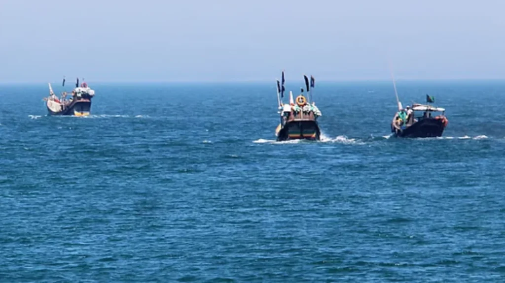 নিখোঁজের ২১ দিন পর ভারত থেকে ১৩ বাংলাদেশি জেলের ভিডিও কল