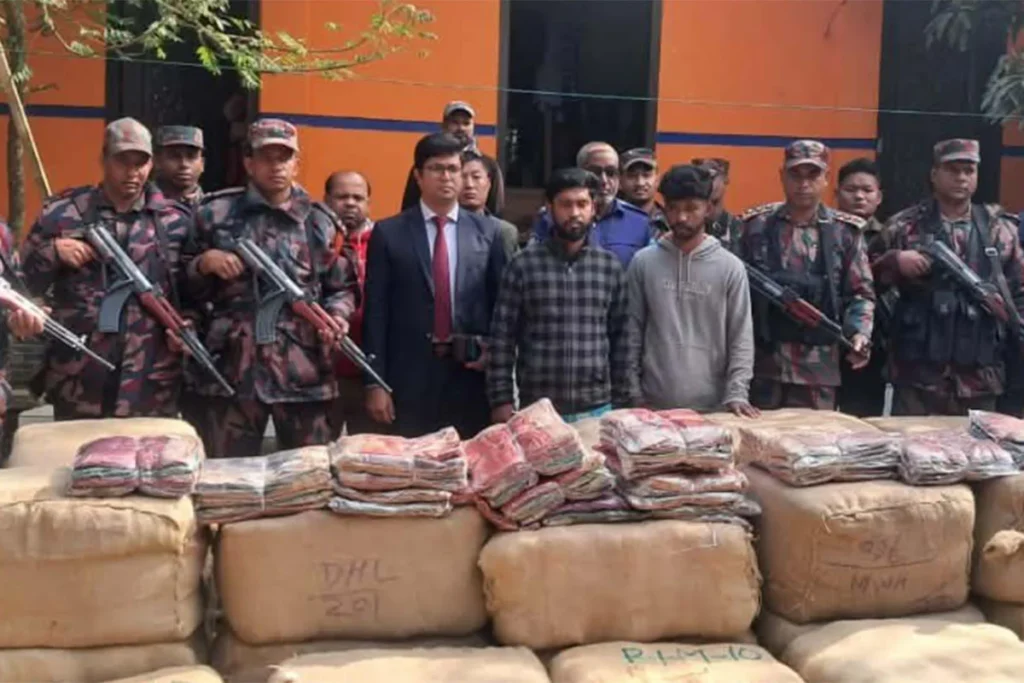 ব্রাহ্মণবাড়িয়ার কসবায় দেড় কোটি টাকার ভারতীয় শাড়িসহ দুই ভাই গ্রেফতার