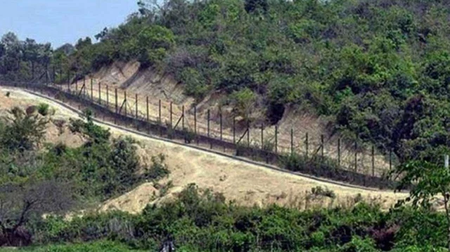 বাংলাদেশের ভেতরে স্থলমাইন বিস্ফোরণ: টেকনাফ সীমান্তে যুবকের পা বিচ্ছিন্ন, আতঙ্কে হোয়াইক্যং