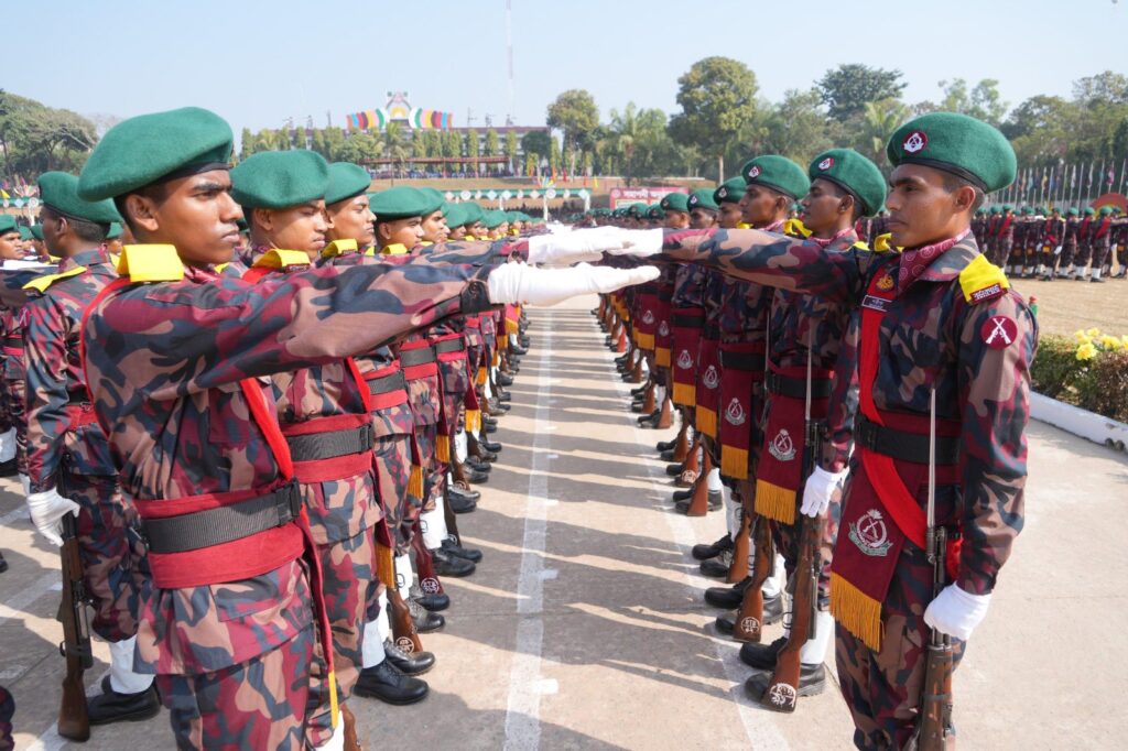 প্রশিক্ষণ শেষে বিজিবির ইতিহাসে রেকর্ড ৩ হাজার নবীন সদস্যের শপথ গ্রহণ
