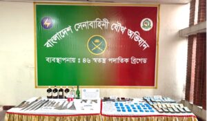 ভোররাতে সায়দাবাদে সেনাবাহিনীর যৌথ অভিযান: অবৈধ অস্ত্র, গোলাবারুদ ও মাদকসহ গ্রেফতার ৬