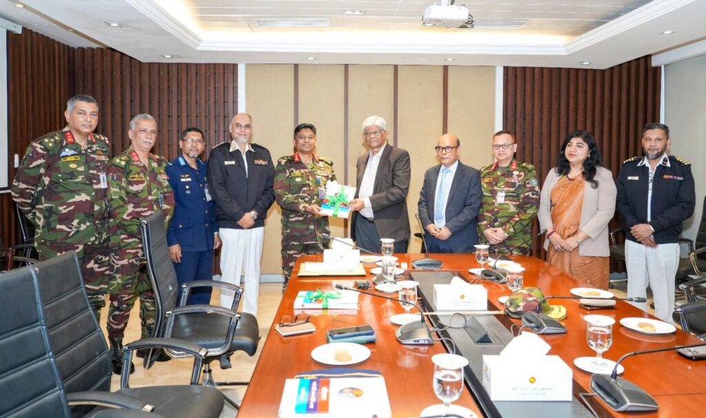 সশস্ত্র বাহিনীর বেতন কাঠামো পুনর্গঠনে অগ্রগতি: বেতন কমিটি–২০২৫ এর চূড়ান্ত প্রতিবেদন জমা