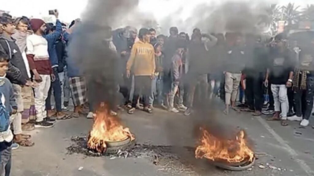 ভারতের পশ্চিমবঙ্গের বেলডাঙায় পরিযায়ী শ্রমিকের মৃত্যু ঘিরে বিক্ষোভ