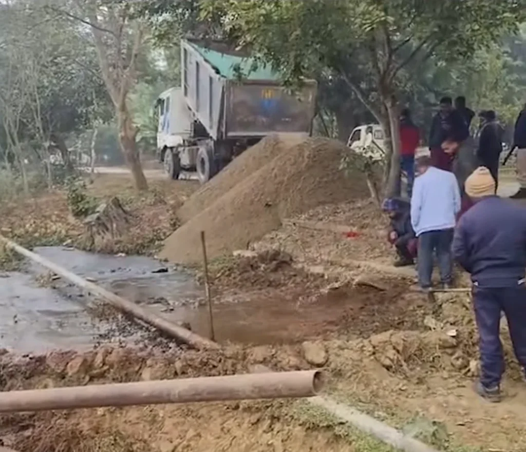 আসামে অয়েল ইন্ডিয়ার পাইপলাইন বিস্ফোরণে অপরিশোধিত তেল ছড়িয়ে এলাকায় আতঙ্ক