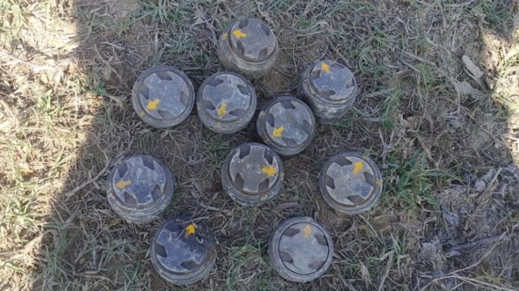 মিয়ানমার সীমান্তে মাইনের প্লেট উদ্ধার, স্থানীয়দের মধ্যে নতুন আতঙ্ক