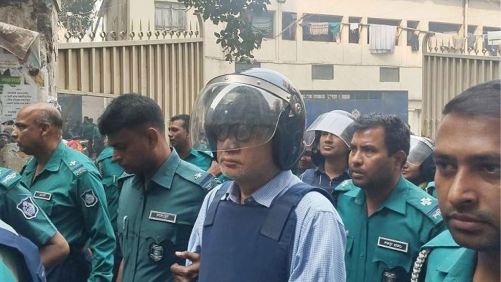 জুট ব্যবসায়ী মনির হত্যা মামলায় সাবেক পার্বত্য প্রতিমন্ত্রী দীপংকর তালুকদারের পাঁচ দিনের রিমান্ডে