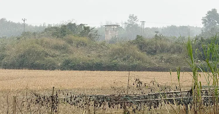 ফেনীর সীমান্তবর্তী গ্রামে ভারতীয় সিমের ব্যবহার, নিরাপত্তা নিয়ে শঙ্কা