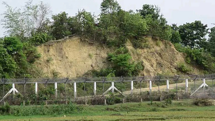 বাংলাদেশের অভ্যন্তরে আরাকান আর্মির গুলিতে কিশোরী নিহত, আহত ১