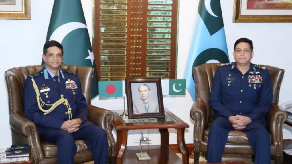 পাকিস্তানের কাছ থেকে আধুনিক যুদ্ধবিমান কিনতে আগ্রহী বাংলাদেশ