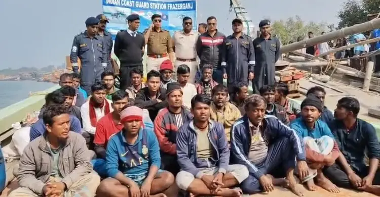 বাংলাদেশি ট্রলারসহ ২৪ জেলেকে ধরে নিয়ে গেছে ভারতীয় কোস্টগার্ড