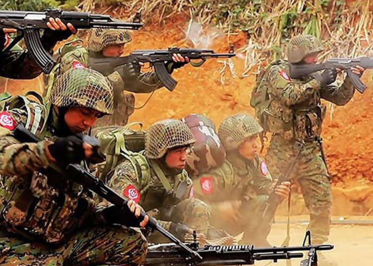 আরাকান আর্মির আক্রমণে মিয়ানমারের জান্তা কমান্ডারসহ ১২ সৈন্য নিহত