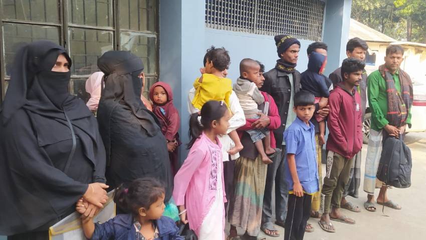 চট্টগ্রামের লোহাগাড়ায় ভুয়া এনআইডি কার্ডসহ ৪৫ রোহিঙ্গা আটক