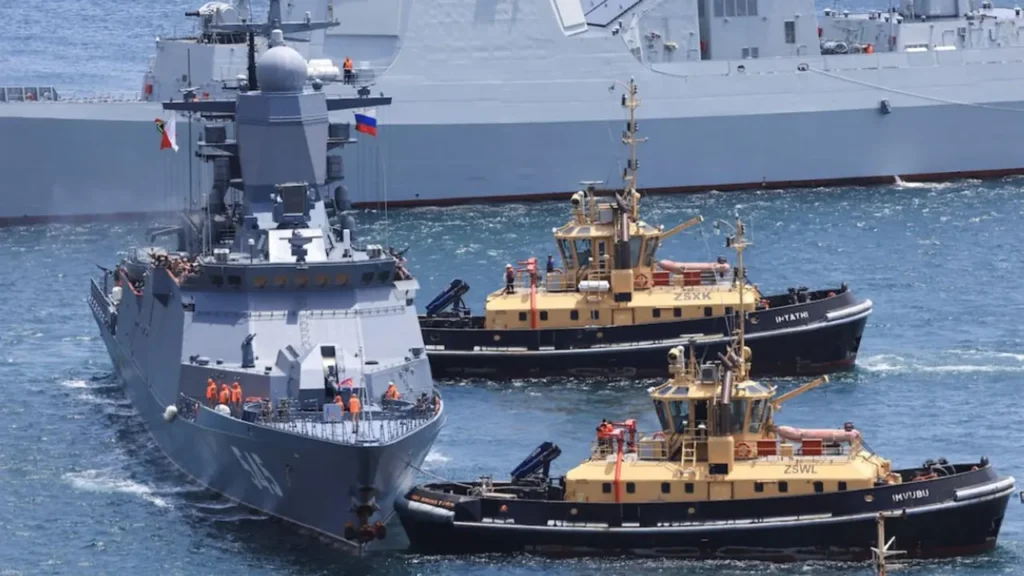 দক্ষিণ আফ্রিকার জলসীমায় চীন-রাশিয়া-ইরানের যৌথ নৌ মহড়া শুরু