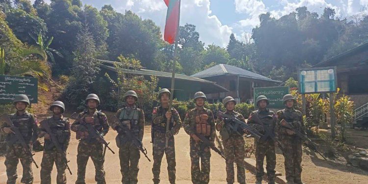 চীনের হস্তক্ষেপে মিয়ানমারের যুদ্ধের মোড় ঘুরল: মান্দালয় দখলের সুযোগ হারাল পিডিএফ