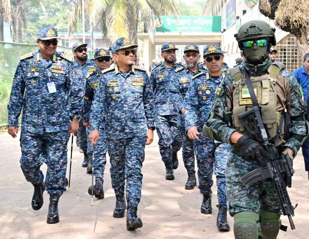 অবাধ ও সুষ্ঠু নির্বাচন নিশ্চিতে কুতুবদিয়া–সন্দ্বীপে নৌবাহিনী প্রধানের মাঠপর্যায়ের পরিদর্শন