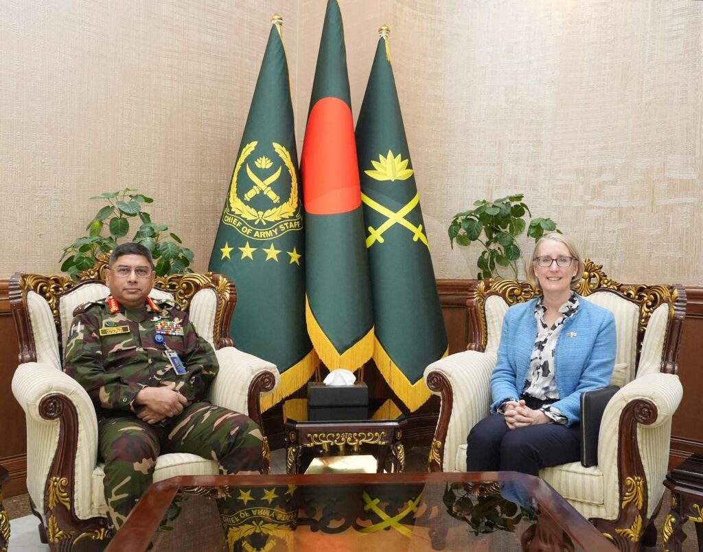 সেনাপ্রধানের সঙ্গে ব্রিটিশ হাই কমিশনারের সৌজন্য সাক্ষাৎ, প্রতিরক্ষা সহযোগিতা জোরদারের আলোচনা