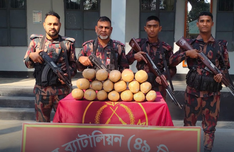 যশোর সীমান্তে বিজিবির অভিযান, মালিকবিহীন মাদক ও চোরাচালানি পণ্য আটক