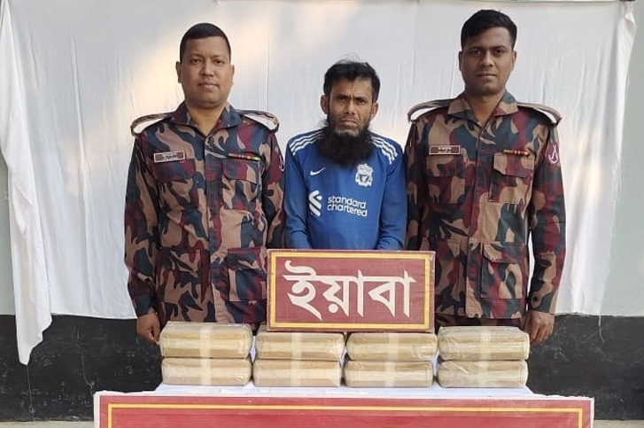 বান্দরবানের নাইক্ষ্যংছড়িতে বিপুল পরিমাণ ইয়াবাসহ রোহিঙ্গা নাগরিক আটক
