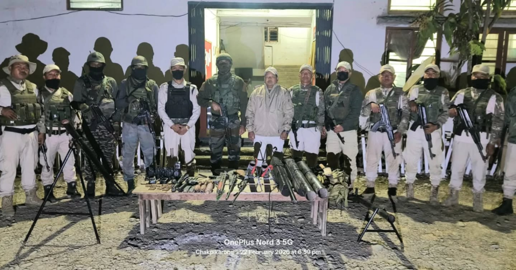 মণিপুরে সাঁড়াশি অভিযানে নিষিদ্ধ গোষ্ঠীর সদস্য আটক; বিপুল অস্ত্র উদ্ধার