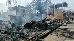 ভারতের মণিপুরে ফের সহিংসতা, কারফিউ জারি ও ইন্টারনেট বন্ধ