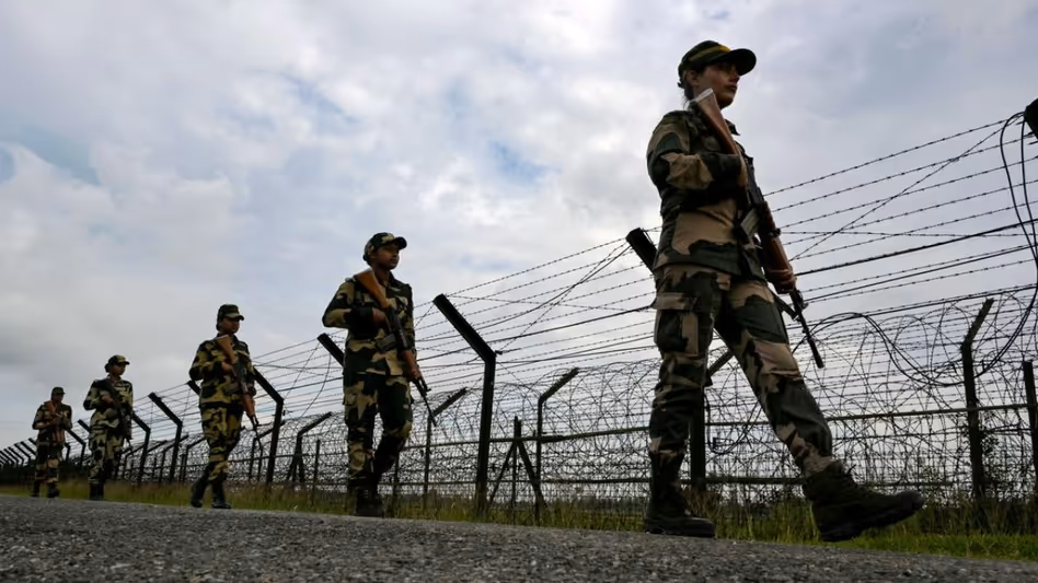 আসামে ‘বিদেশি’ ঘোষিত তিনজনকে ২৪ ঘণ্টার মধ্যে দেশ ছাড়ার নির্দেশ ফরেনার্স ট্রাইব্যুনালের