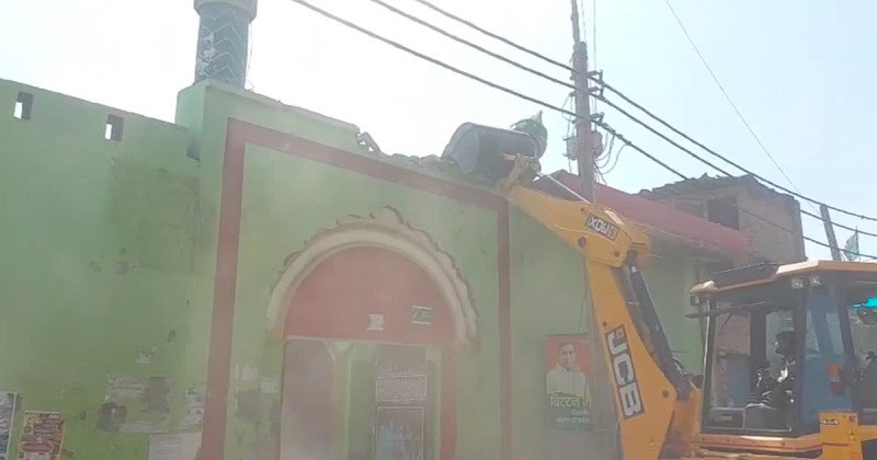 ভারতে মাদরাসা ও বসতবাড়ি গুঁড়িয়ে দিল প্রশাসন, তীব্র উত্তেজনা