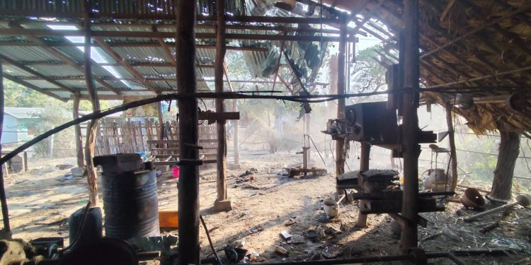 মিয়ানমারের সাগাইংয়ে জান্তার নির্বিচার বোমা হামলা: দুই শিশুসহ নিহত ১০