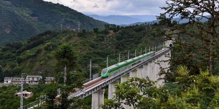 মিয়ানমার সীমান্তে কৌশলগত রেলপথ নির্মাণে গতি বাড়াচ্ছে চীন