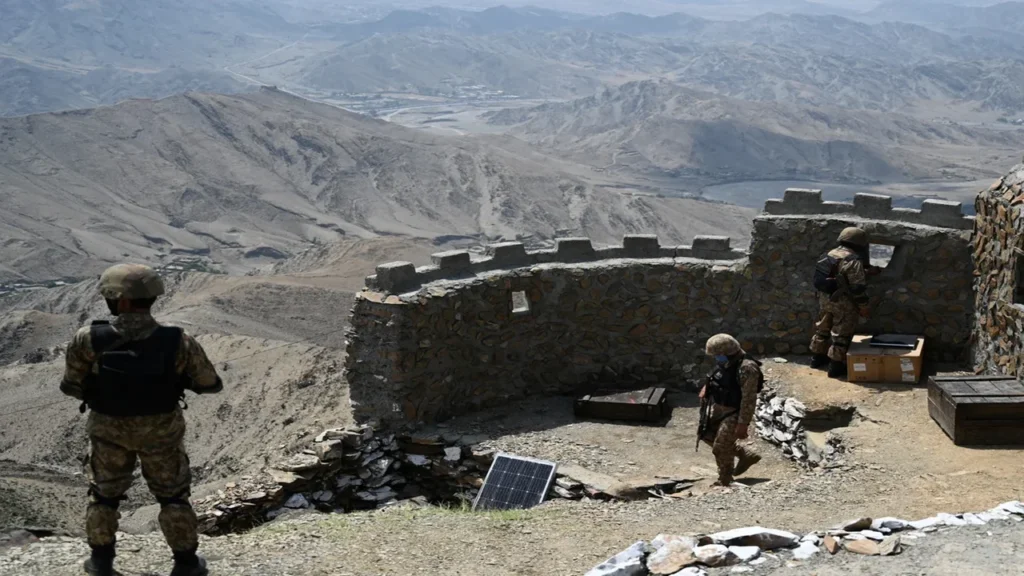 পাক-আফগান সংঘাত চরমে, ১৩৩ জন নিহতের দাবি