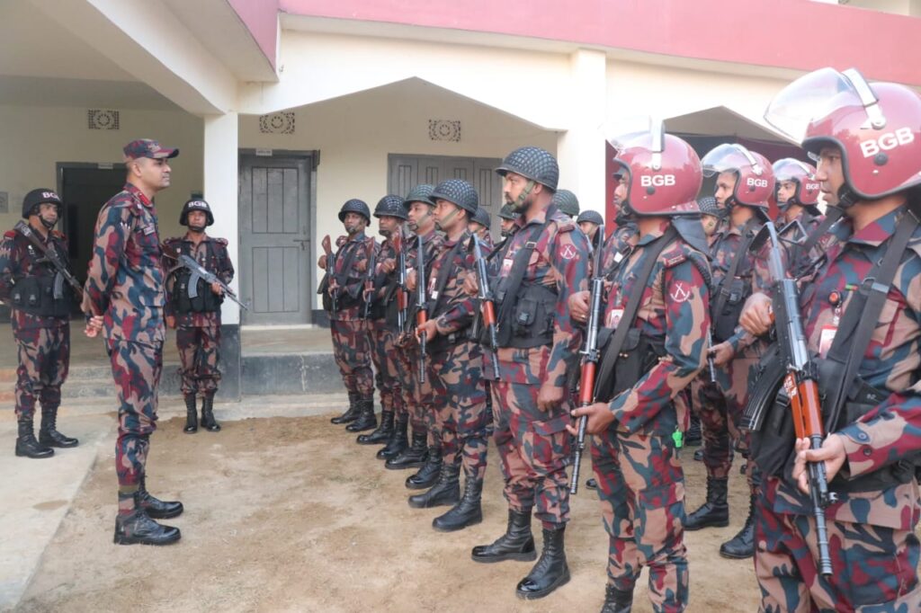 দুর্গম সাজেক–বঙ্গলতলীতে নির্বাচনী প্রস্তুতি: ভোটকেন্দ্র পরিদর্শনে ৫৪ বিজিবির অধিনায়ক