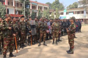 নির্বাচনী নিরাপত্তা নিশ্চিতে চট্টগ্রামের ফটিকছড়িতে সেনাবাহিনীর নেতৃত্বে মহড়া