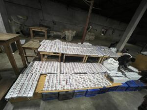 বগুড়ায় ভুয়া সিগারেট কারখানায় সেনাবাহিনীর অভিযান, বিপুল পরিমাণ নকল সিগারেট ও ব্যান্ডরোল জব্দ