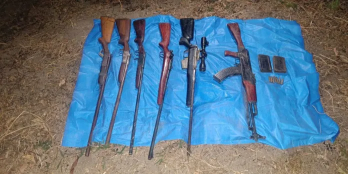 মণিপুরে আইনশৃঙ্খলা বাহিনীর যৌথ অভিযানে অস্ত্র-গোলাবারুদ উদ্ধার