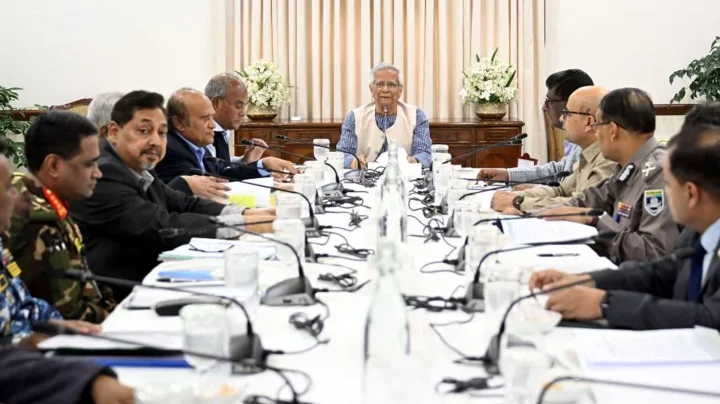 শান্তিপূর্ণ ও উৎসবমুখর নির্বাচনী প্রচারণায় সন্তোষ প্রকাশ প্রধান উপদেষ্টার